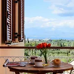 Traditional Sophia\'S Family House