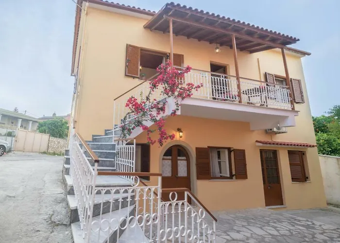 Traditional Sophia\'S Family House